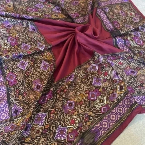 Oscar de la Renta Signed Vintage Silk Scarf RN 62720 | Burgundy, Purple, Gold | - Picture 6 of 9